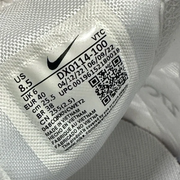 Nike Air Max 270 - Picture 9 of 12